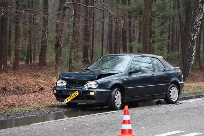 Automobilist botst vol op voorganger