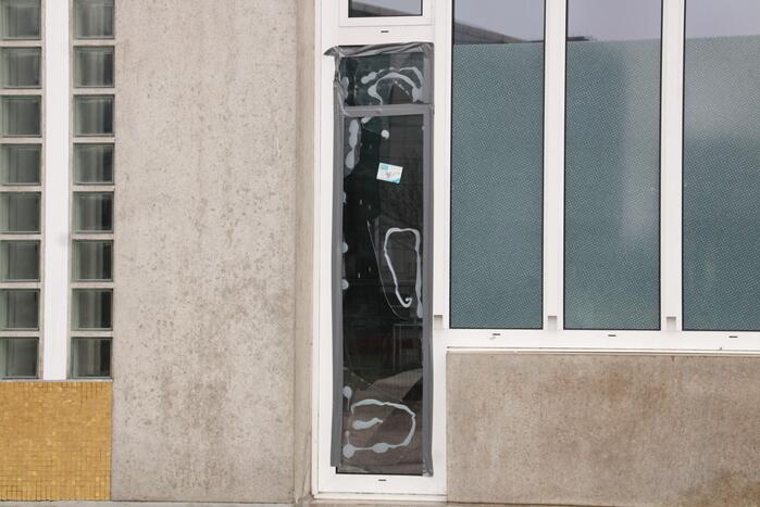 Ruiten gemeentehuis ingegooid