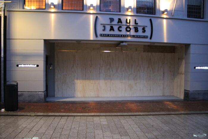 Noodverordening in stad: panden dichtgetimmerd