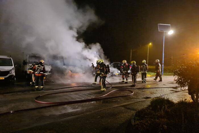 Postpakketten verwoest door brand in bestelbussen
