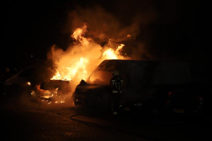 Postpakketten verwoest door brand in bestelbussen