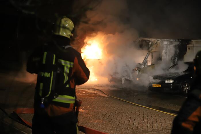 Postpakketten verwoest door brand in bestelbussen