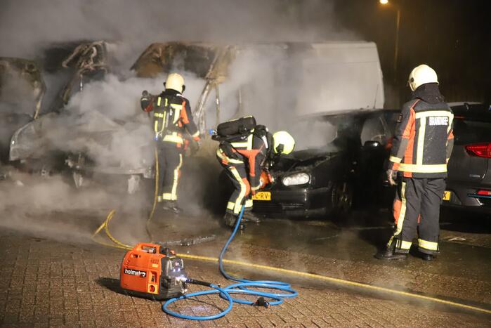Postpakketten verwoest door brand in bestelbussen
