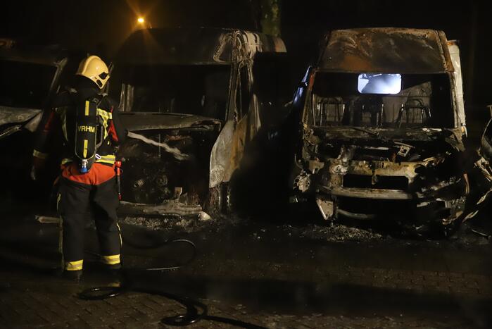 Postpakketten verwoest door brand in bestelbussen