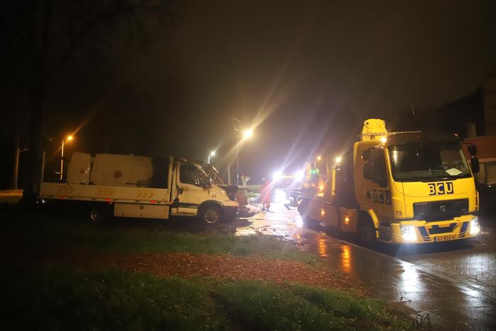 Postpakketten verwoest door brand in bestelbussen