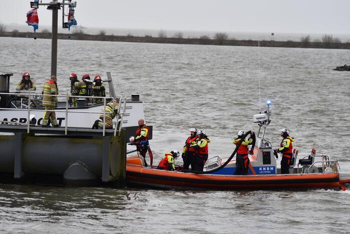 Brand op binnenvaartsschip