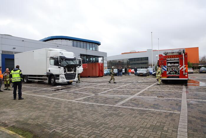Brand in cabine van vrachtwagen