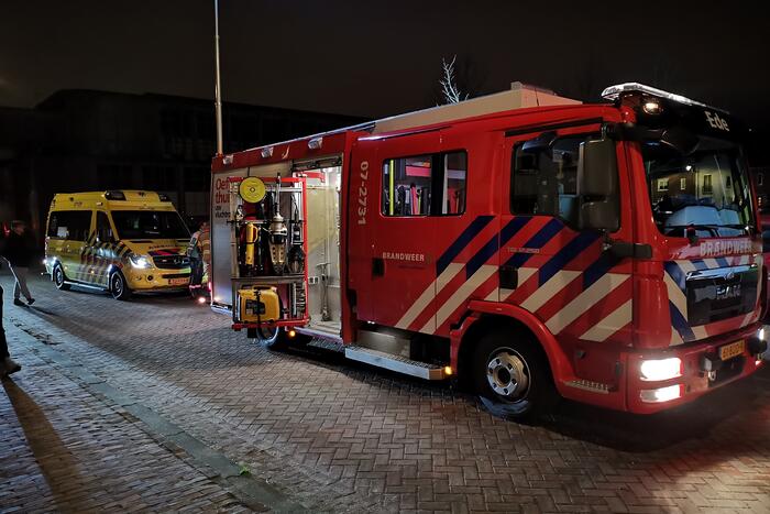 Vrouw zakt weg in drijfzand