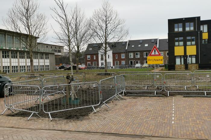 Borden en hekken waarschuwen voor drijfzand