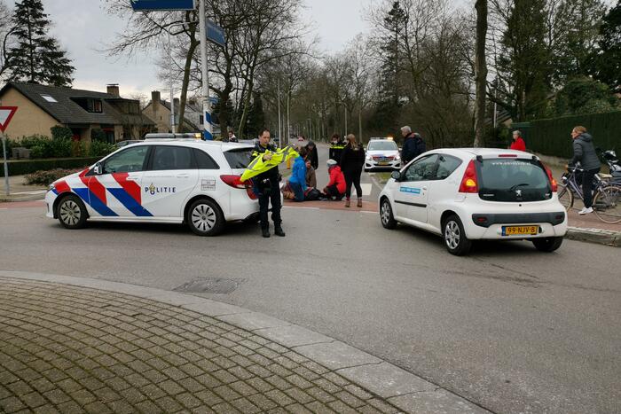 Scooterrijder gewond bij botsing met auto