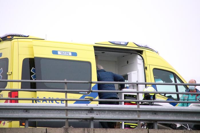 Automobilist met verward gedrag van snelweg gehaald