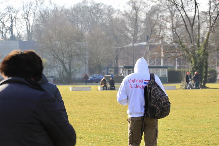 Grote politiemacht tijdens koffiedrinken' op Zwitsal Terrein