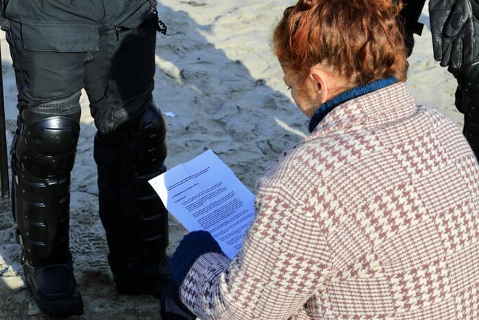 Grote politiemacht tijdens koffiedrinken' op Zwitsal Terrein