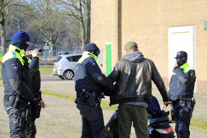 Grote politiemacht tijdens koffiedrinken' op Zwitsal Terrein