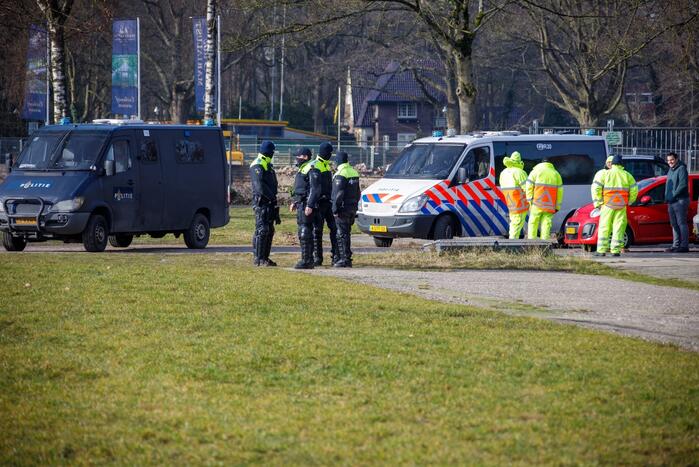 Grote politiemacht tijdens koffiedrinken' op Zwitsal Terrein
