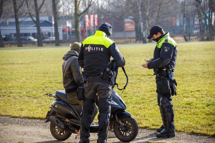 Grote politiemacht tijdens koffiedrinken' op Zwitsal Terrein