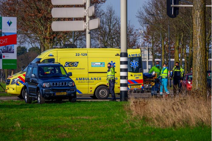 Gewonde bij ongeval tussen twee voertuigen
