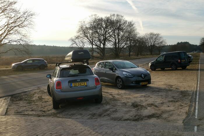 Parkeerplaatsen natuurgebieden vol