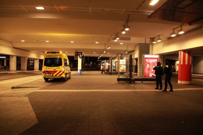 Dronken persoon valt op station