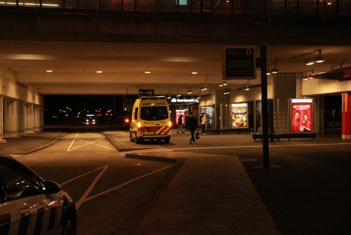 Dronken persoon valt op station