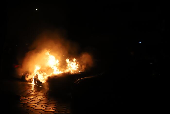 Wederom auto volledig uitgebrand