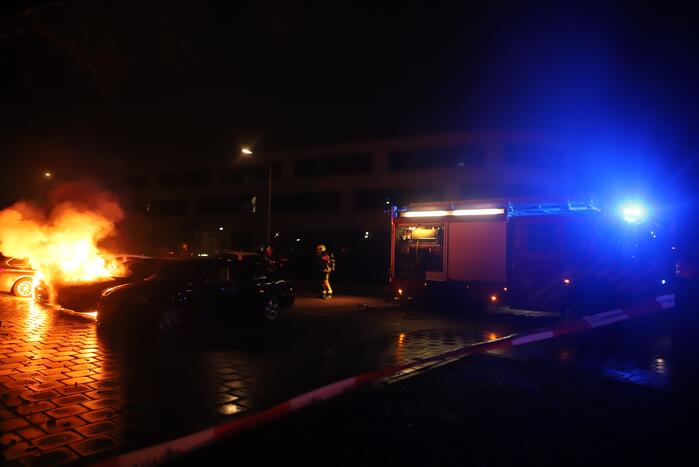 Wederom auto volledig uitgebrand