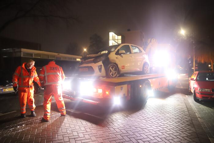 Wederom auto volledig uitgebrand