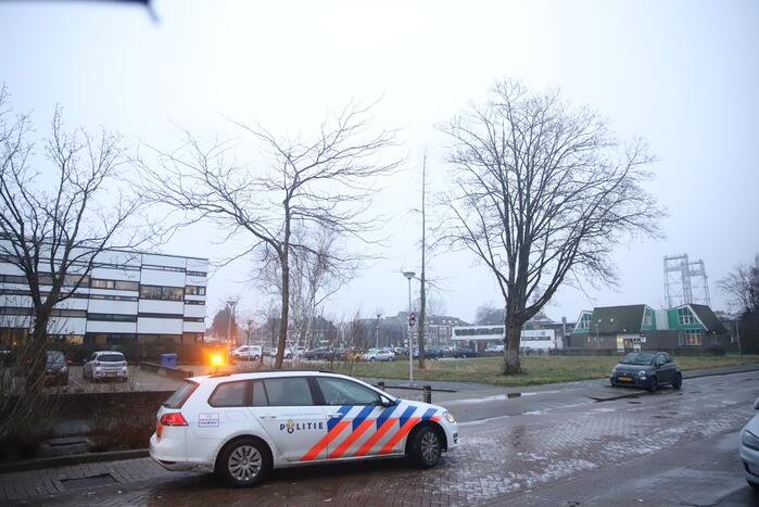 Fietser zwaargewond na val door gladheid