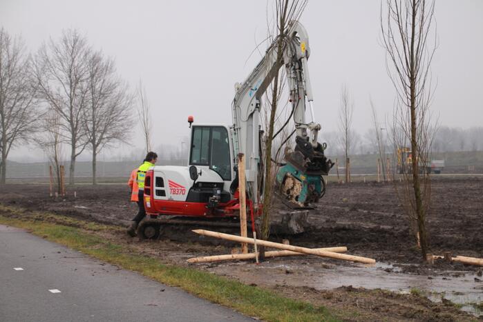Waterleiding geraakt bij graafwerkzaamheden