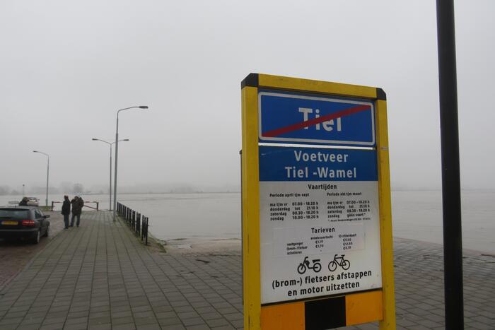 Water van De Waal komt steeds hoger