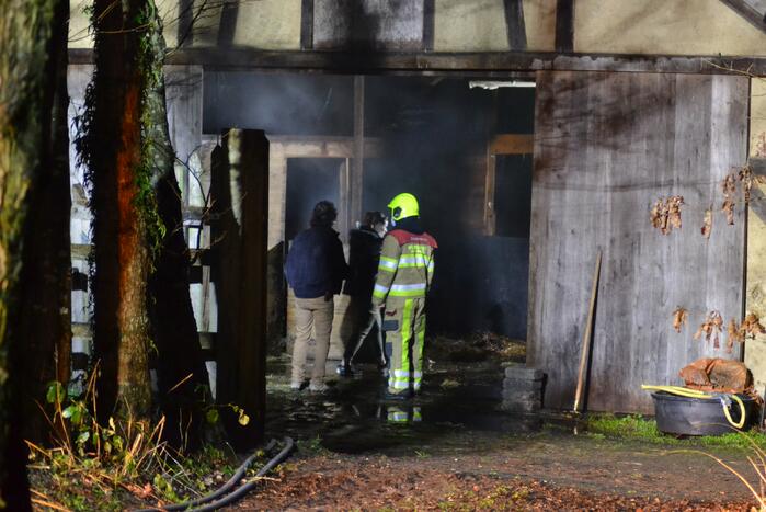 Brand in schuur met hooi
