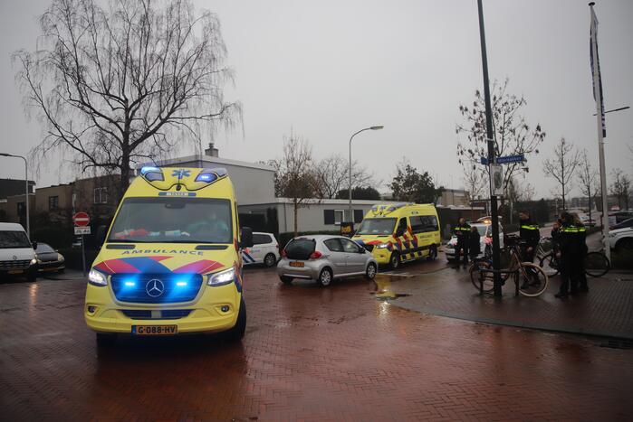 Overstekende fietsster gewond bij botsing met auto