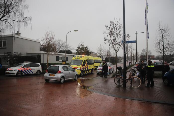 Overstekende fietsster gewond bij botsing met auto