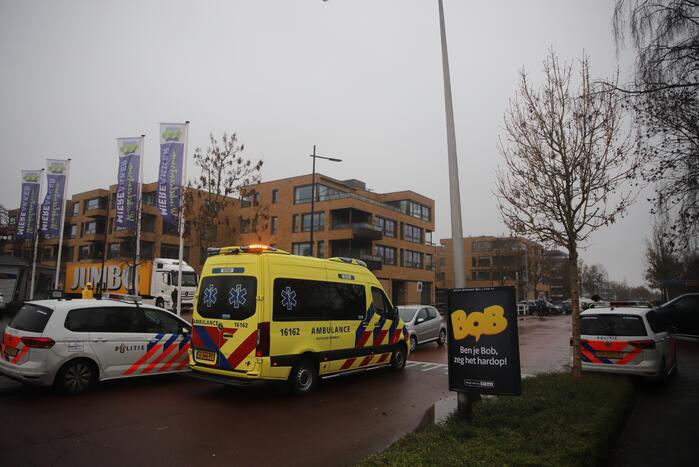 Overstekende fietsster gewond bij botsing met auto