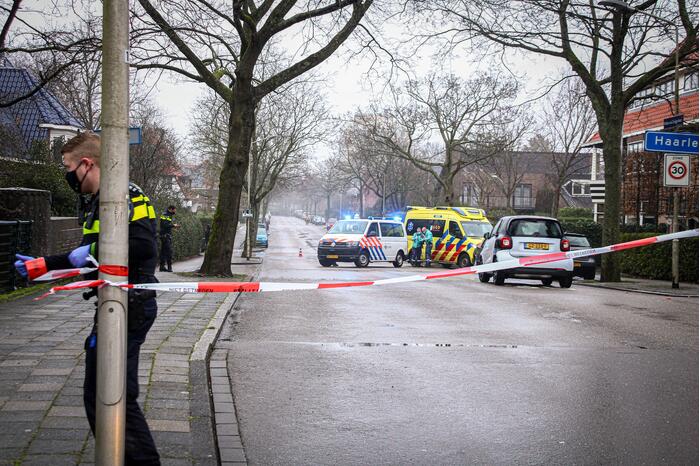 Voetganger door auto geschept