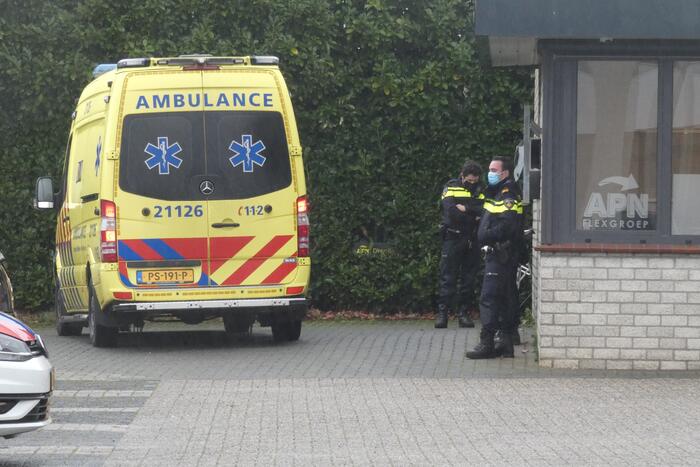 Fietser gewond na ongeval op rotonde