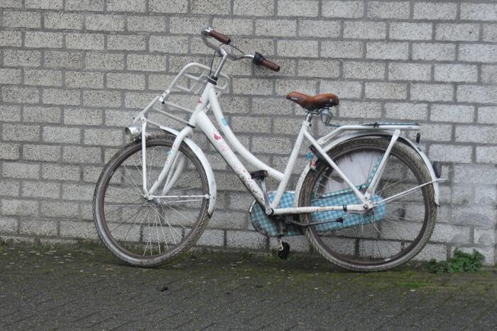 Fietser gewond na ongeval op rotonde