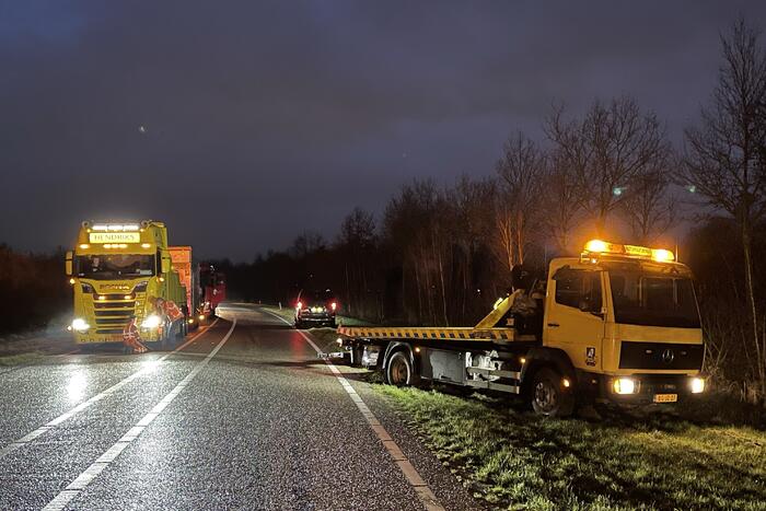 Berger wijkt uit en raakt van de weg
