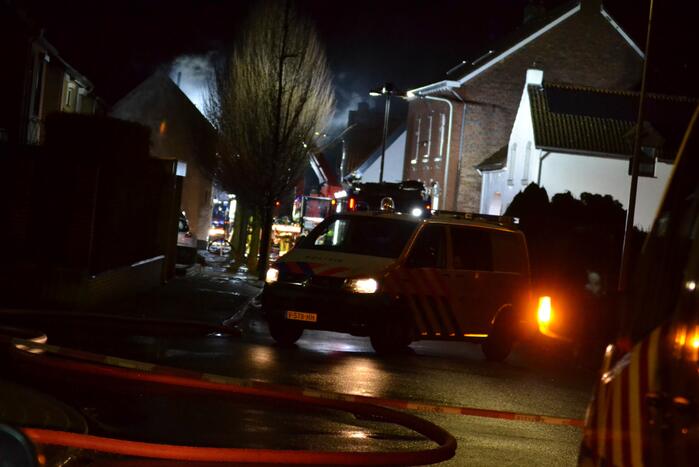 Uitslaande brand in woonboerderij