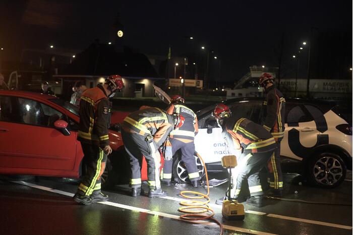 Veel schade bij frontale aanrijding