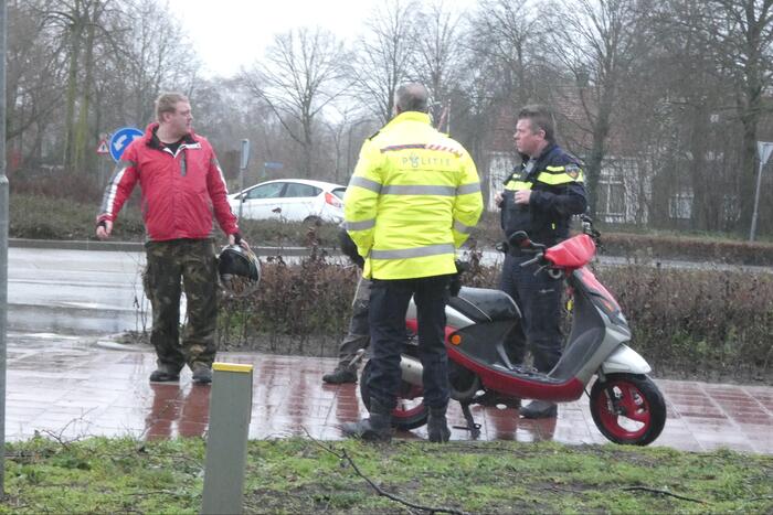 Scooter onderuit na uitwijkmanoeuvre