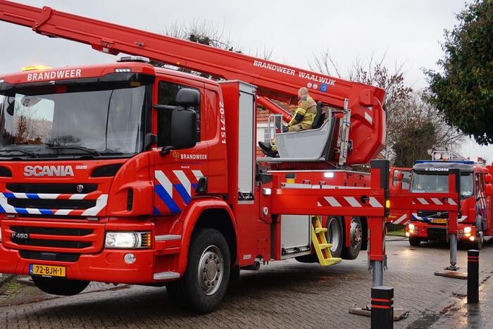 Brand in schoorsteen van woning