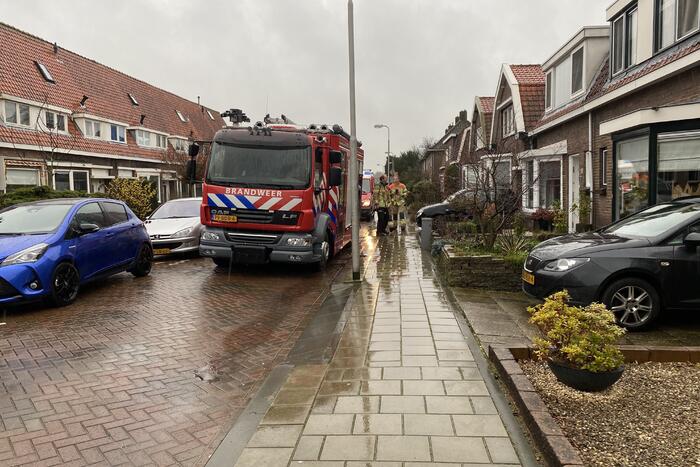 Brandweer doet onderzoek naar benzinelucht