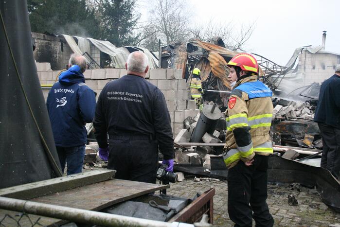 Enorme schade na grote brand in loods