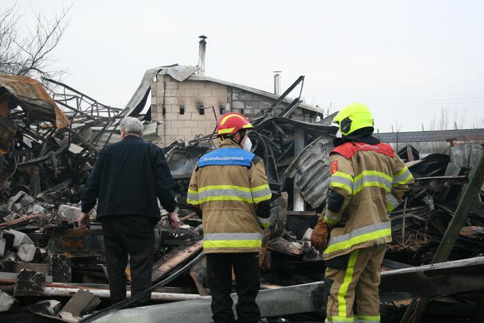 Enorme schade na grote brand in loods