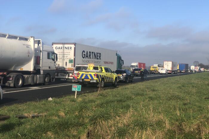 Meerdere voertuigen betrokken bij ongeval op snelweg