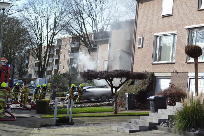 Uitslaande brand in woning na explosie