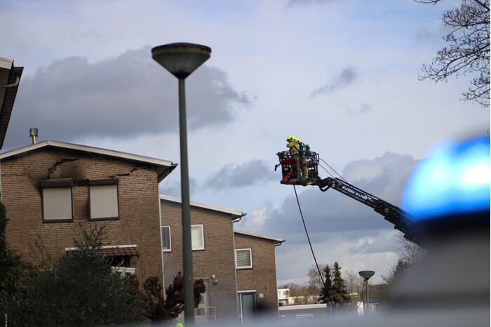 Uitslaande brand in woning na explosie