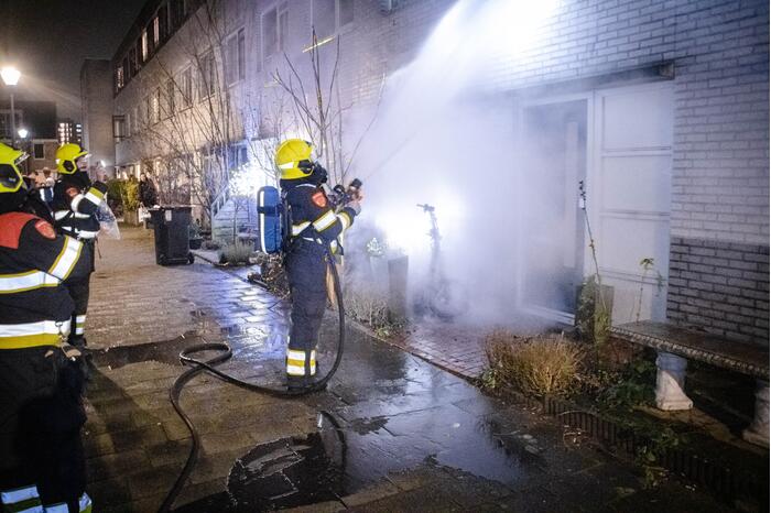 Scooter in brand gestoken