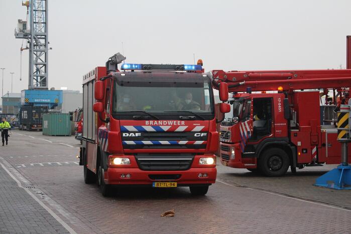 Persoon ernstig gewond na val in ruim van schip